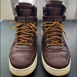 Nike womens air feather high